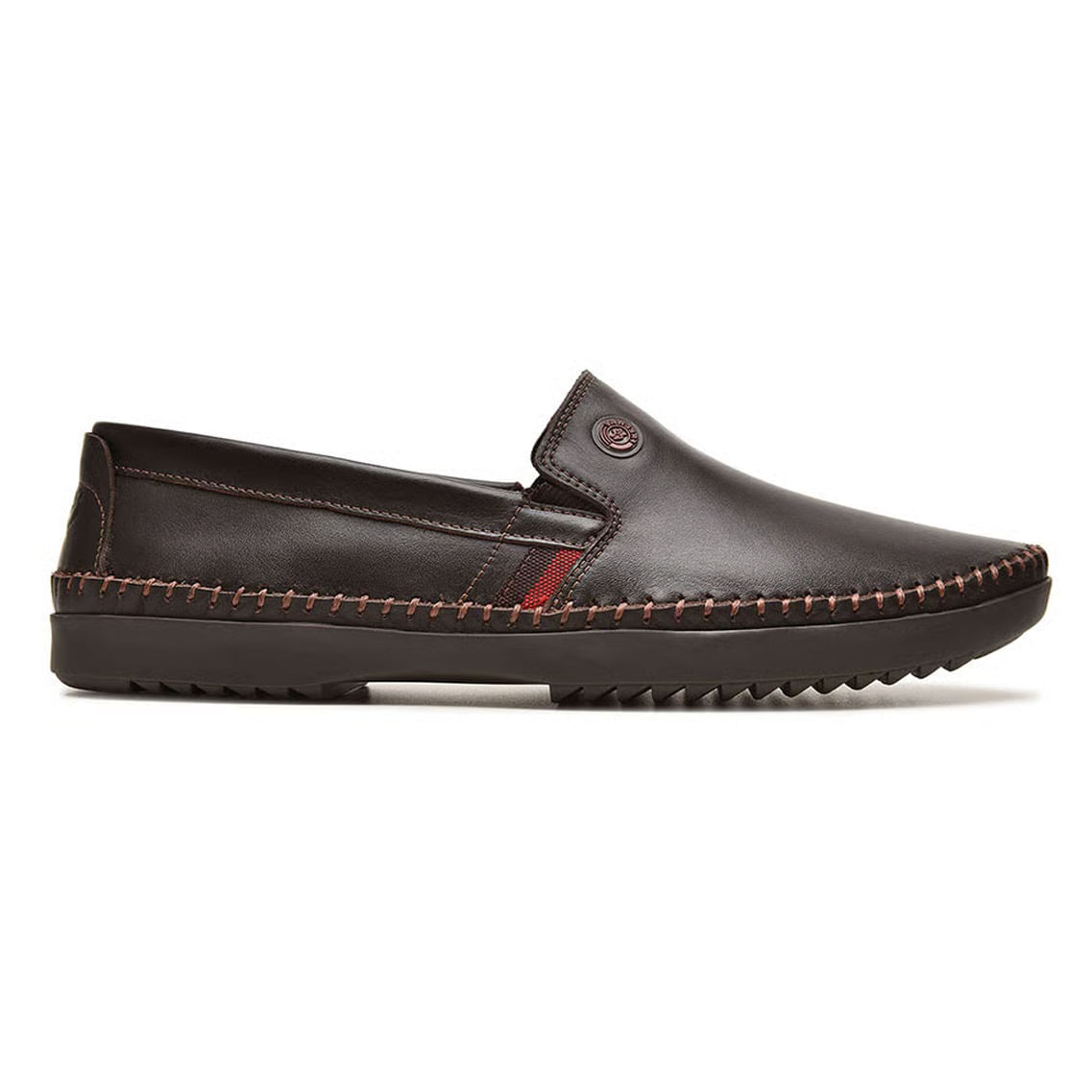 Mocassim masculino Free Way cor marrom com detalhes vermelhos, vista frontal com sola texturizada